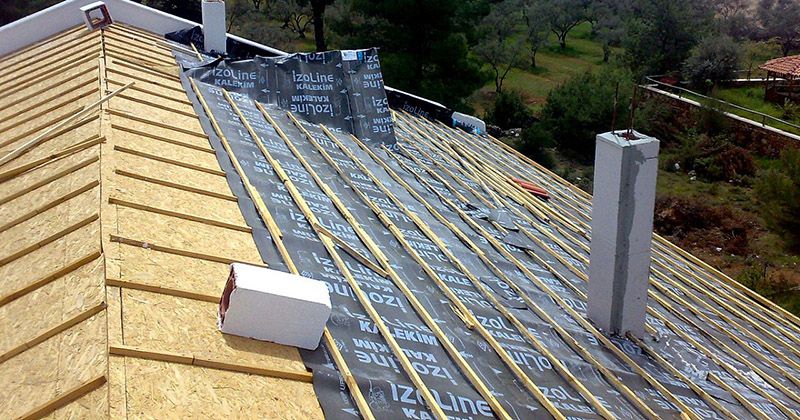Narlıdere EPDM Kauçuk Çatı – OSB üzerine serilmiş nefes alan su yalıtım örtüsü ve çıtalama